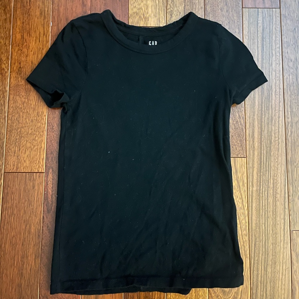 Gap- Black tee